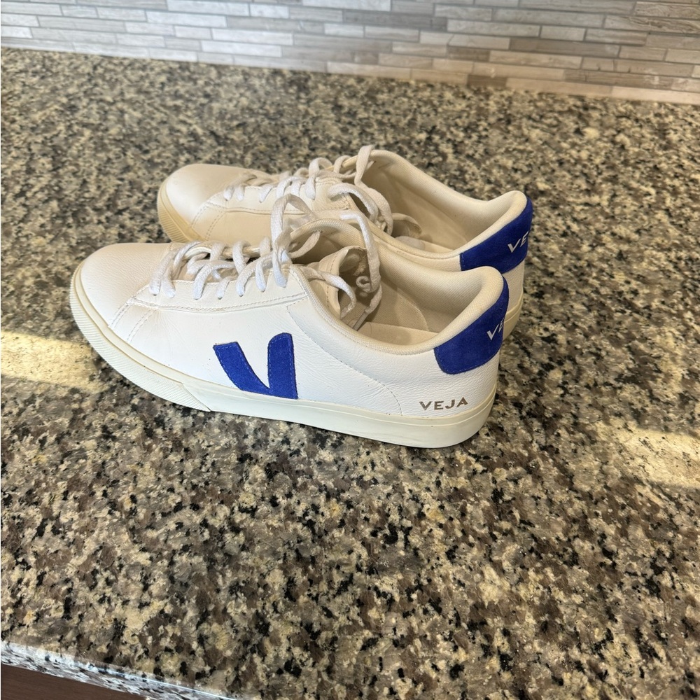 Men’s size 43 (10) Veja Campo Chromefree in color Extra White/Paros